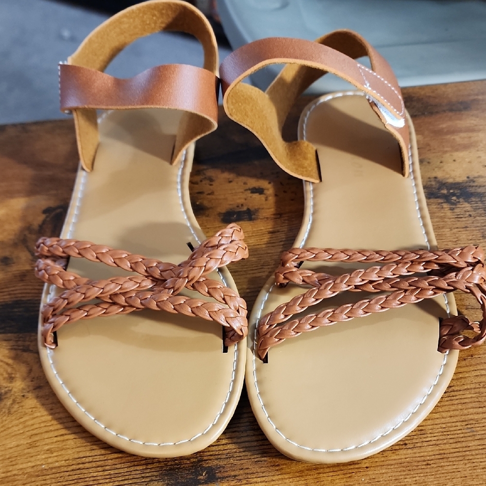 Brown 2025 Bestseller Fashion Woven Sandles For Girls 3-12yrs, Adjustable Hook &
